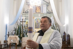 Ничего святого. Власти продают с аукциона иконы бывшего политзаключенного священника Генриха Околотовича